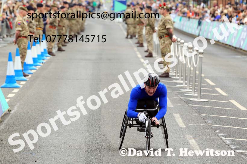 Mens wheelchair 2022 Great North Run. Photo: David T. Hewitson/Sports for All Pics